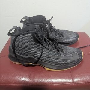 Nike Air Max sz 13 Infuriate Mid Premium “Black Gum”